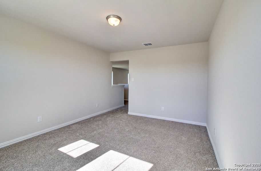 Spacious, unfurnished interior of a new home in Casinas at Gruene, New Braunfels (Image 9).