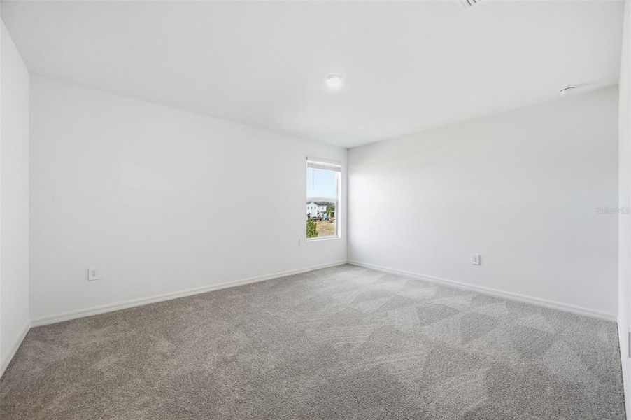 Spacious, unfurnished interior of a new home in Lennar at Turnleaf, Punta Gorda (Image 12).