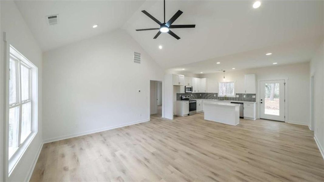 Spacious, unfurnished interior of a new home in , Rome (Image 26).