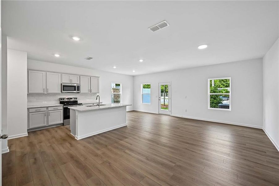 Spacious, unfurnished interior of a new home in Leydenview, Mableton (Image 15). Spacious, unfurnished interior of a new home in Leydenview, Mableton (Image 15).