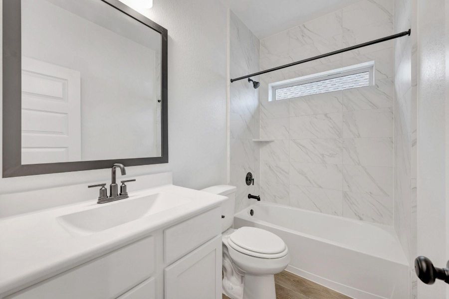 Hall bath (*Photo not of actual home and used for illustration purposes only.)