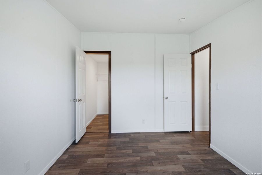 Spacious, unfurnished interior of a new home in , Atascosa (Image 33).