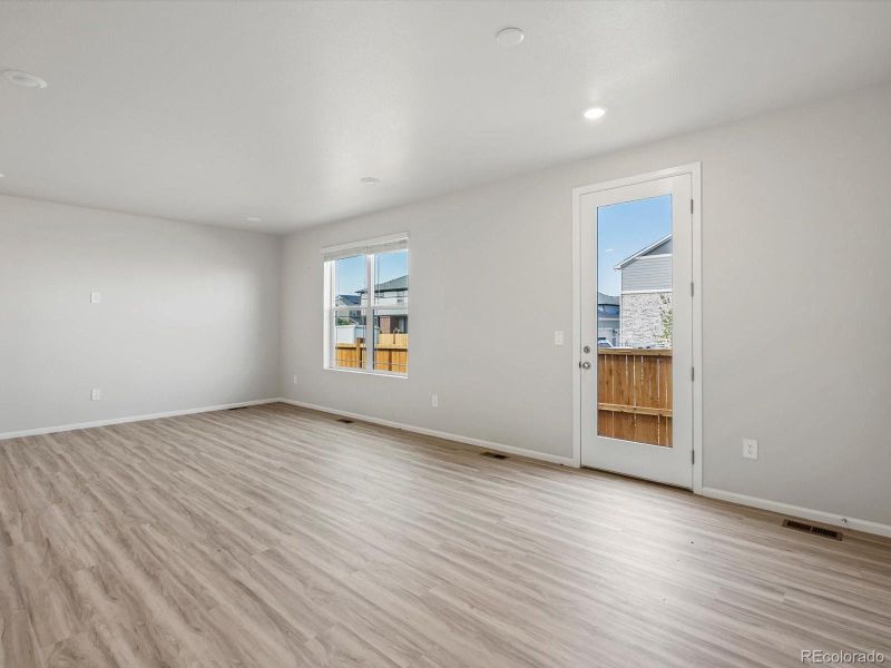 Spacious, unfurnished interior of a new home in Horizon Uptown: The Mountain Collection, Aurora (Image 15). Spacious, unfurnished interior of a new home in Horizon Uptown: The Mountain Collection, Aurora (Image 15).