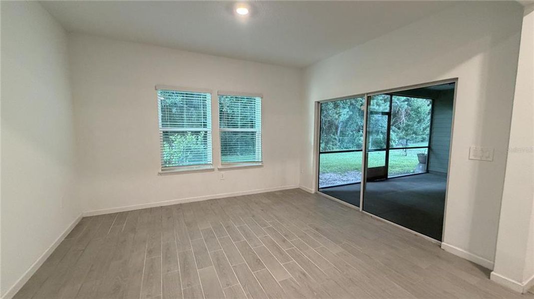 Spacious, unfurnished interior of a new home in Grand Park North, Dunnellon (Image 14).