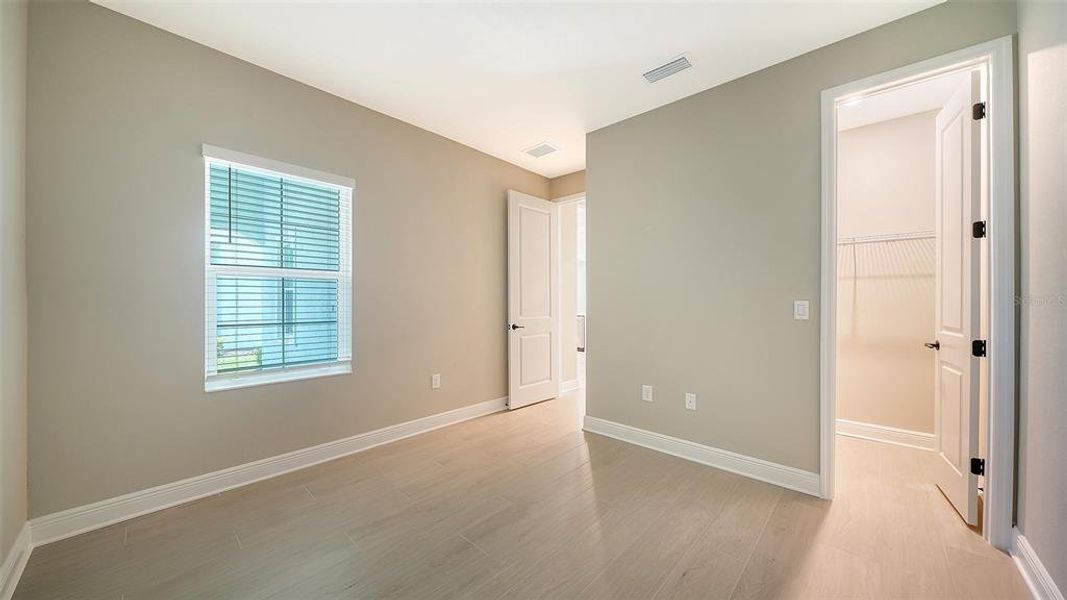 Spacious, unfurnished interior of a new home in Windward, Lakewood Ranch (Image 17).