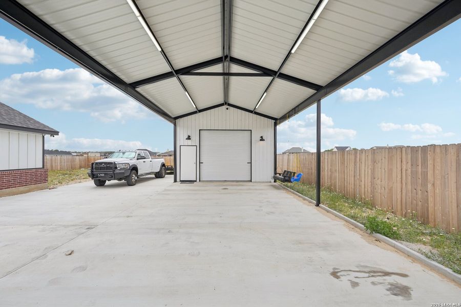 Exterior details and patio area of a home in , La Vernia (Image 23).