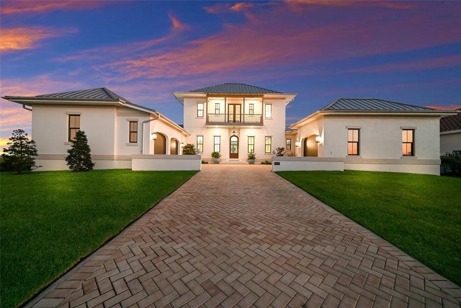 Exterior details and patio area of a home in , Palmetto (Image 30).