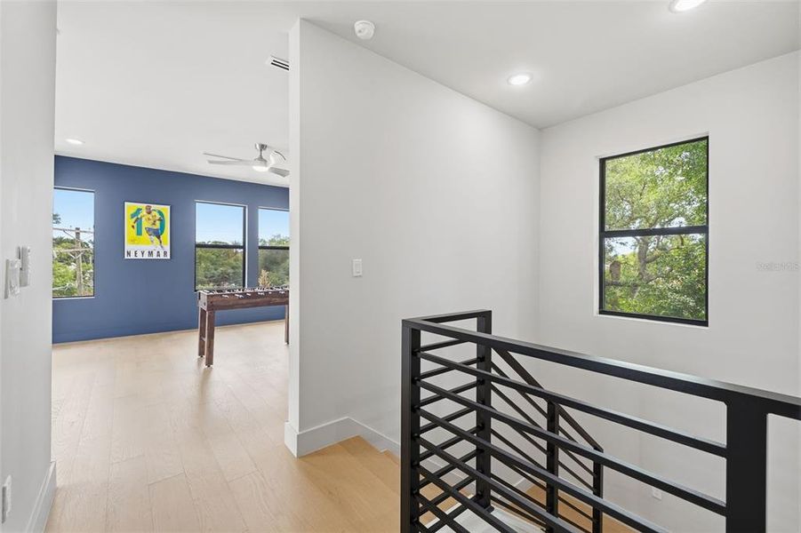 Spacious, unfurnished interior of a new home in , Tampa (Image 23).