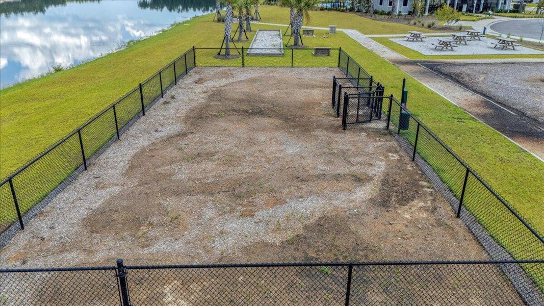 Image 30 of a home in French Quarter Creek.