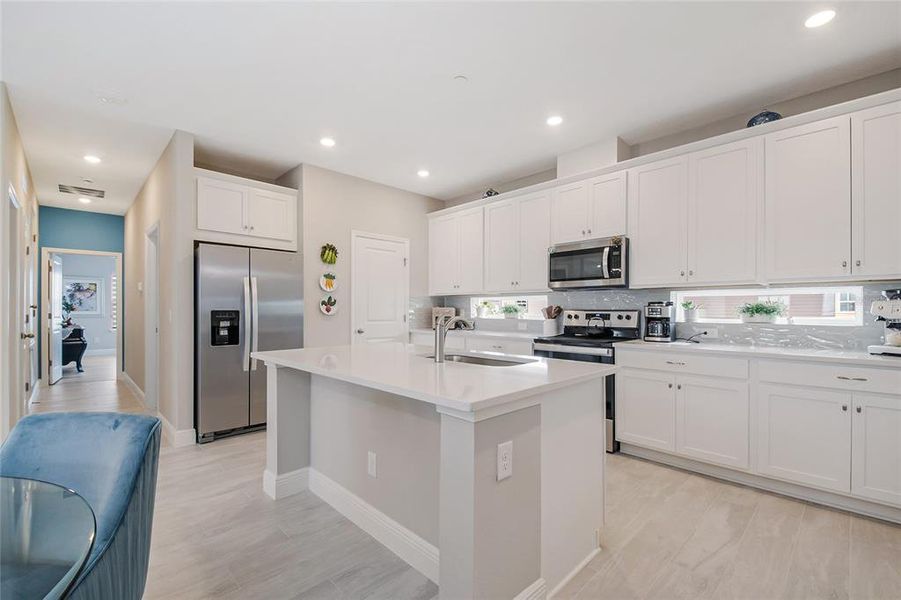 Furnished interior view inside a new home in , Orlando (Image 15).