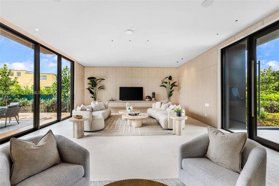 Image 81 of a home in .