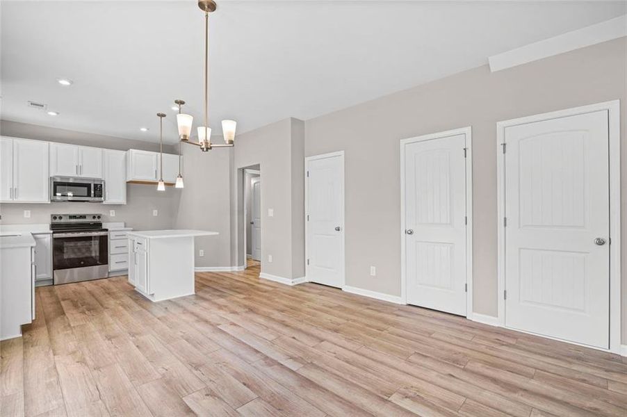 Spacious, unfurnished interior of a new home in Sage Woods, Dallas (Image 32).