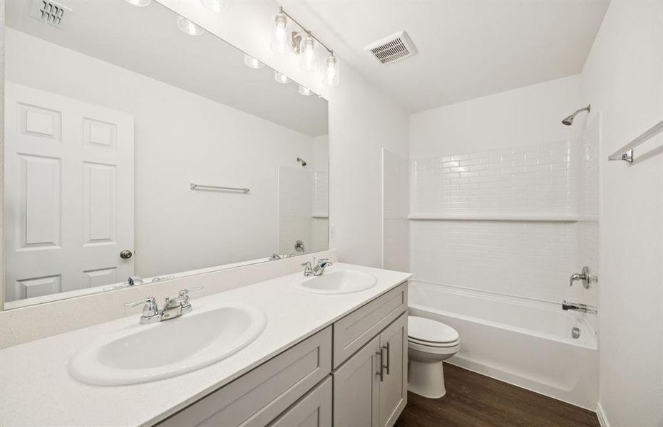 Spacious secondary bathroom