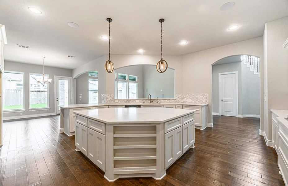 Representative furnished interior of a home built from the 4195 by Ravenna Homes in Artavia 70′, Conroe (Image 10). Representative furnished interior of a home built from the 4195 by Ravenna Homes in Artavia 70′, Conroe (Image 10).