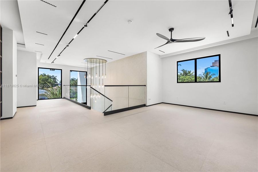 Image 25 of a home in .