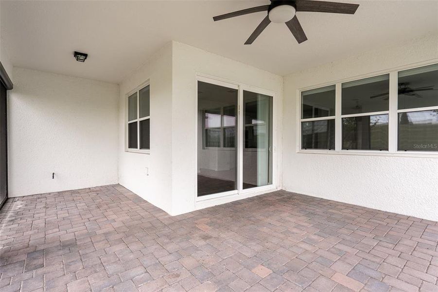 Exterior details and patio area of a home in Willow Ridge, Montverde (Image 4).