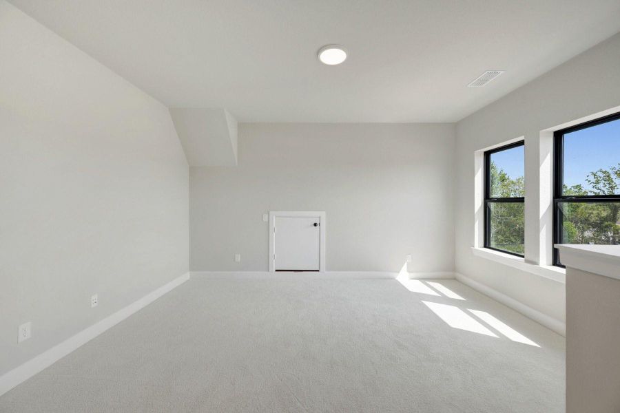 Spacious, unfurnished interior of a new home in Sienna - Grove Collection, Missouri City (Image 15). Spacious, unfurnished interior of a new home in Sienna - Grove Collection, Missouri City (Image 15).
