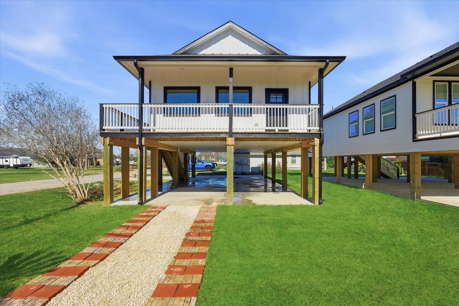Welcome to 230 S Y Street, where sleek modern finishes meet a relaxed coastal lifestyle. Ideally located in the heart of La Porte with views and a walk away of Galveston Bay. Just minutes from Sylvan Beach, the only beachfront destination in Harris County, as well as local shops, dining, and La Porte ISD schools. Elevated construction with a durable Hardie plank exterior, charming wraparound porch, and inviting walkway complete the picture. Welcome to 230 S Y Street, where sleek modern finishes meet a relaxed coastal lifestyle. Ideally located in the heart of La Porte with views and a walk away of Galveston Bay. Just minutes from Sylvan Beach, the only beachfront destination in Harris County, as well as local shops, dining, and La Porte ISD schools. Elevated construction with a durable Hardie plank exterior, charming wraparound porch, and inviting walkway complete the picture.