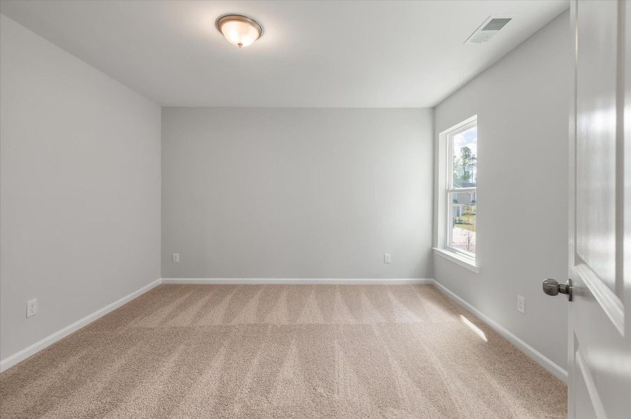 Spacious, unfurnished interior of a new home in Parker's Preserve, Ridgeville (Image 22).