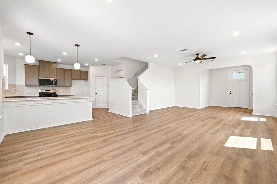 Spacious, unfurnished interior of a new home in Watermill-Heritage Collection, Uhland (Image 25). Spacious, unfurnished interior of a new home in Watermill-Heritage Collection, Uhland (Image 25).