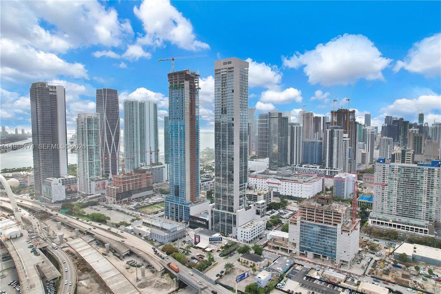 Condo located in Miami, FL showcasing its design and architecture (Image 12).