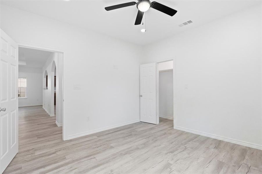 Spacious, unfurnished interior of a new home in , Mount Pleasant (Image 20).