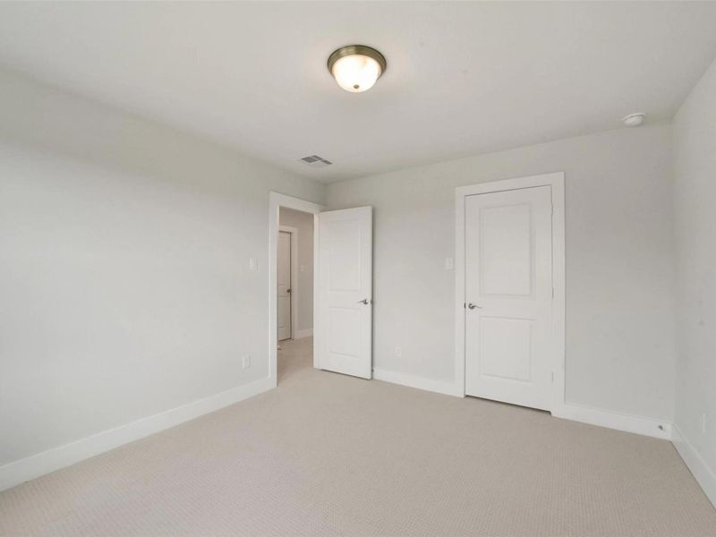 Spacious, unfurnished interior of a new home in Lago Mar, Texas City (Image 34). Spacious, unfurnished interior of a new home in Lago Mar, Texas City (Image 34).