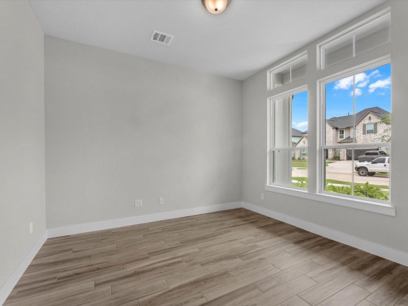 Spacious, unfurnished interior of a new home in Clopton Farms, Montgomery (Image 14).