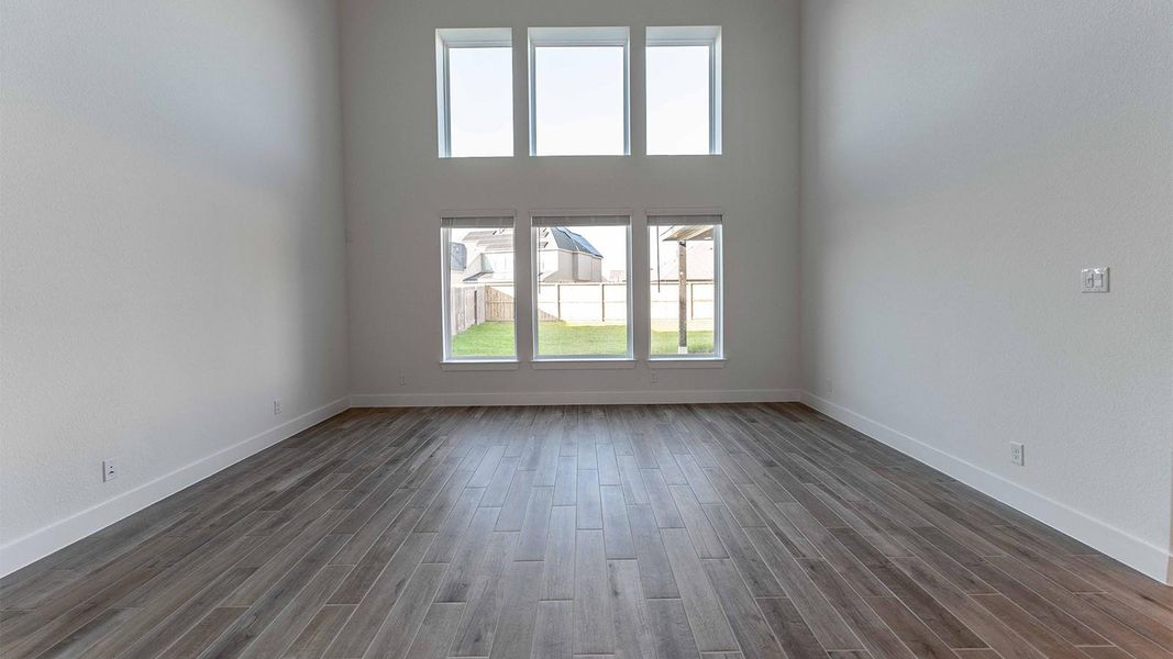 Spacious, unfurnished interior of a new home in Sunterra, Katy (Image 17).