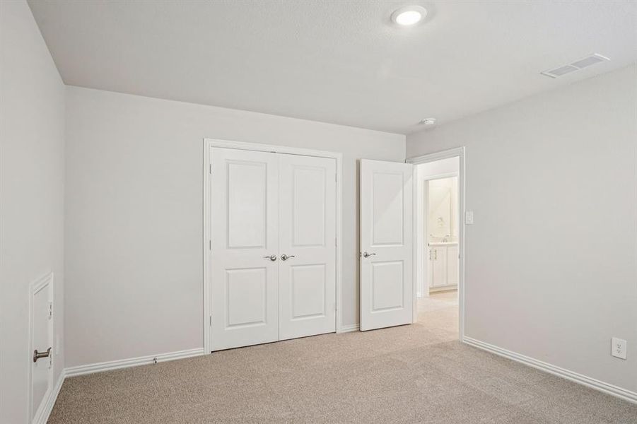 Photo is not of the actual home, but is an inspirational photo of builder’s model home and may depict options, furnishings, and/or decorator features that are not included.