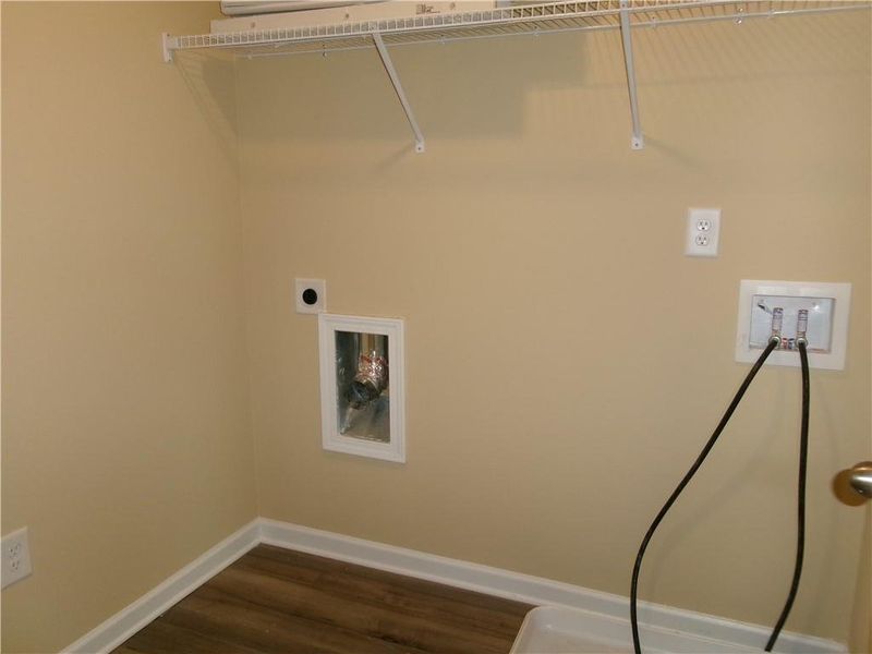Spacious, unfurnished interior of a new home in Alder Park, Conyers (Image 16).