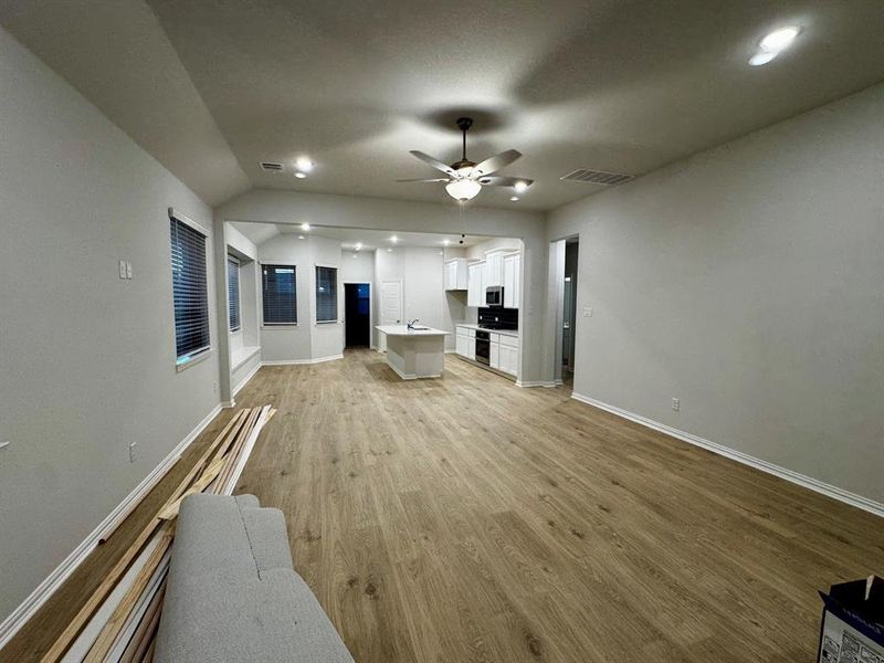 Spacious, unfurnished interior of a new home in Solterra Texas, Mesquite (Image 10).