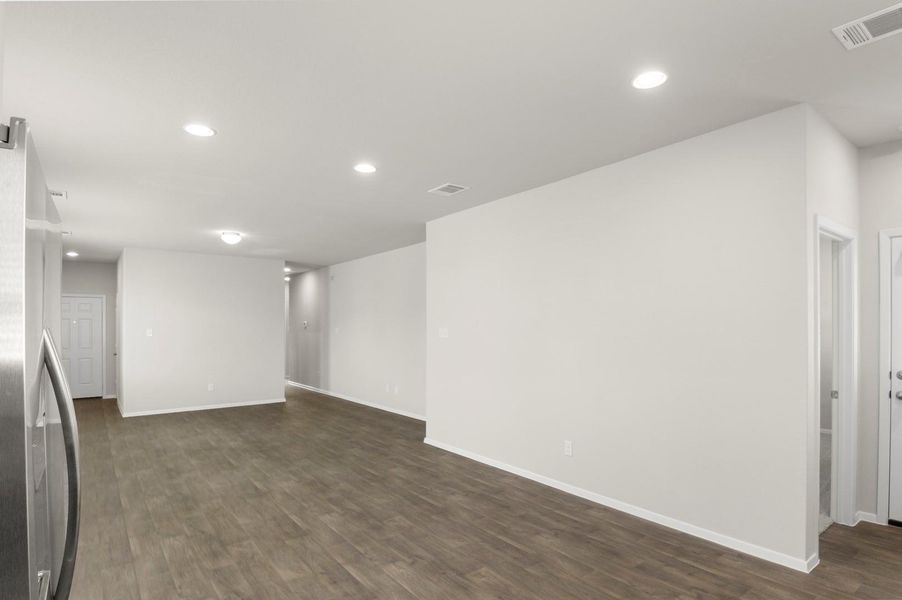 Spacious, unfurnished interior of a new home in Casetta Ranch, Kyle (Image 12).