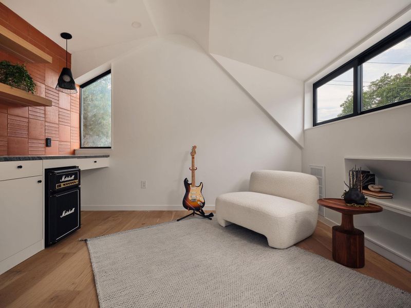 The detached guest suite/home office with it’s own bathroom above the garage The detached guest suite/home office with it’s own bathroom above the garage