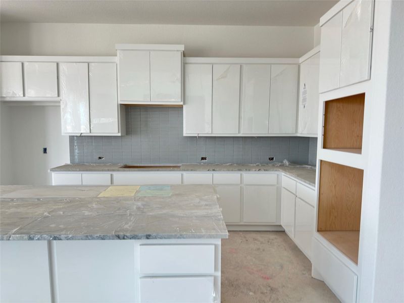 Light & Bright Open Concept Kitchen