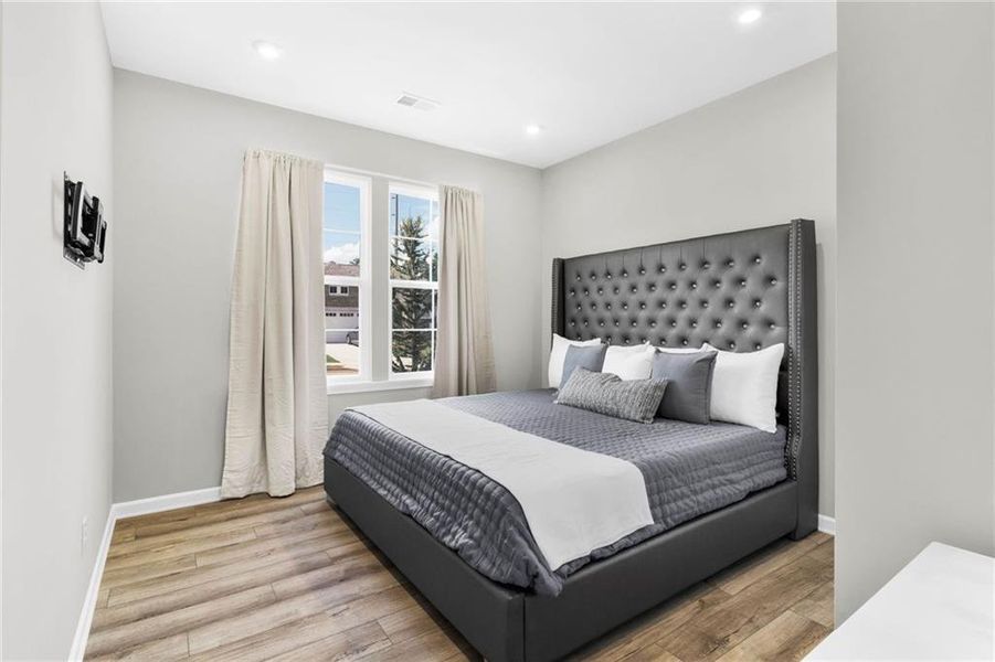 Furnished interior view inside a new home in Laurel Farms, Dallas (Image 28).