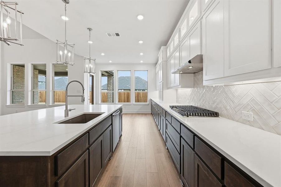 Furnished interior view inside a new home in Dove Hollow, Waxahachie (Image 5).