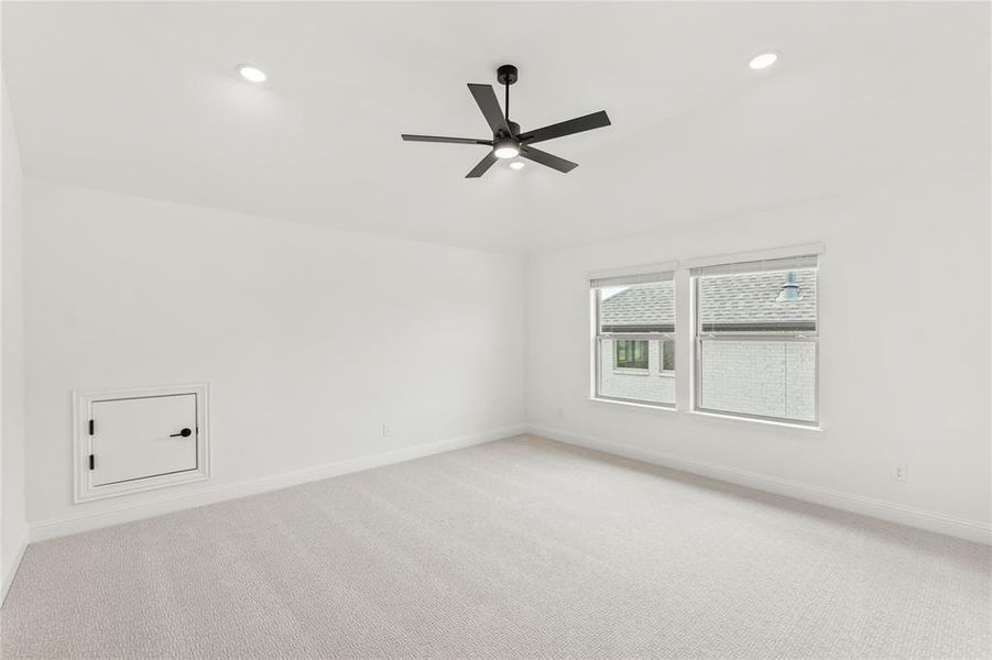 Spacious, unfurnished interior of a new home in Painted Tree, McKinney (Image 38).