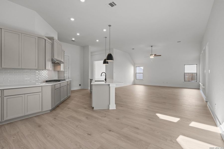 Image 33 of a home in Nopal Valley.