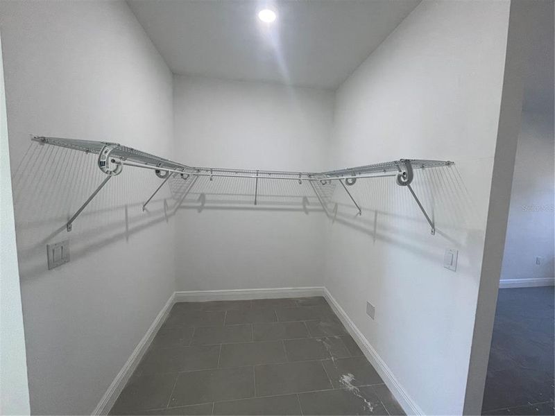 Spacious, unfurnished interior of a new home in , Palm Bay (Image 8).