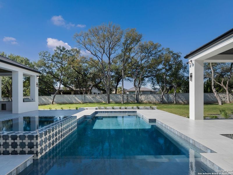 Exterior details and patio area of a home in , San Antonio (Image 28).