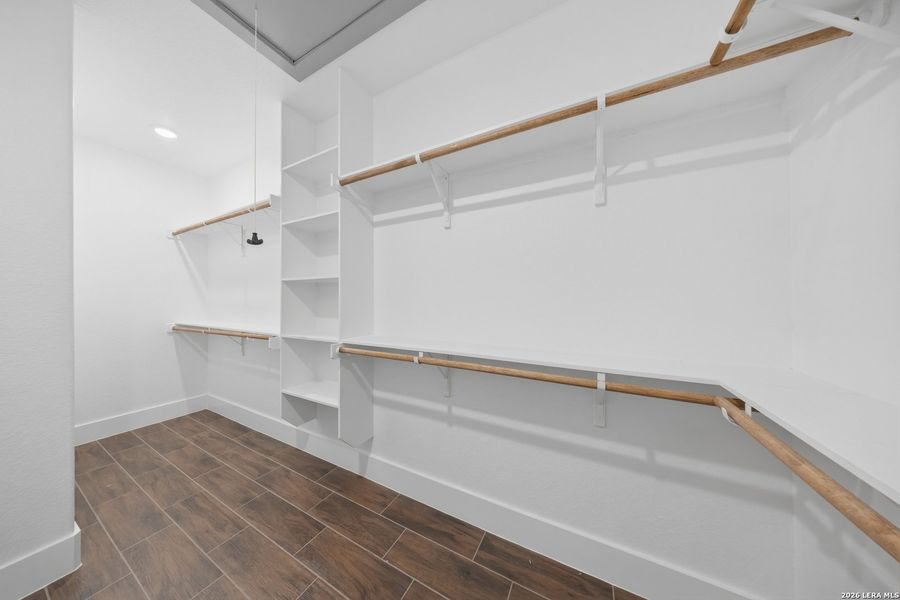 Spacious, unfurnished interior of a new home in , Floresville (Image 33).