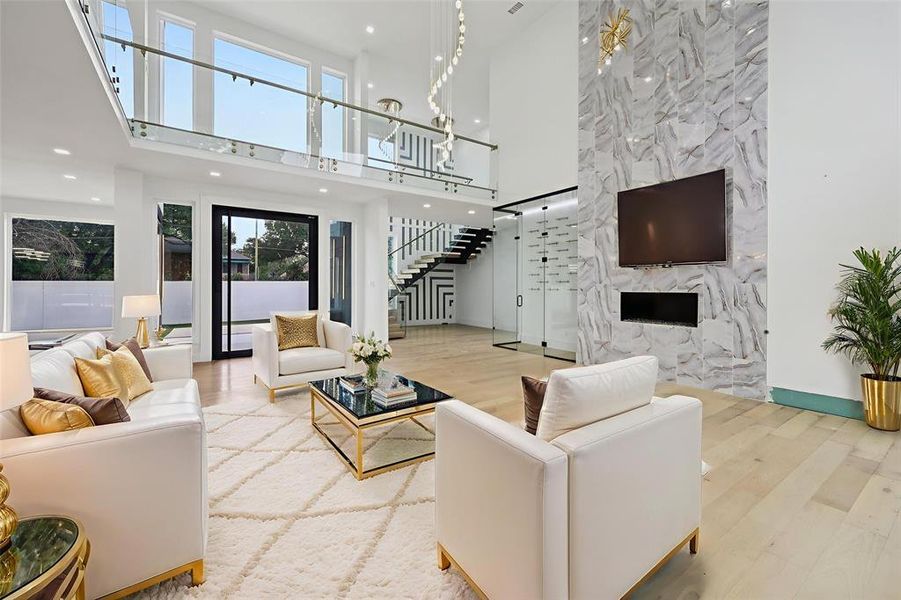 Furnished interior view inside a new home in , Dallas (Image 34).