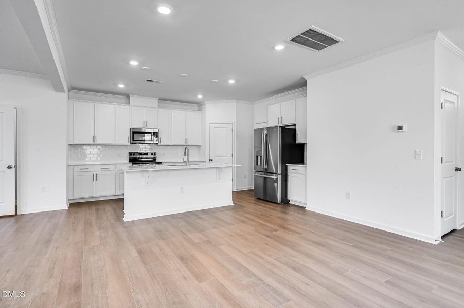 SUN_CaitlinCrossing_Pic_OakleyII-18