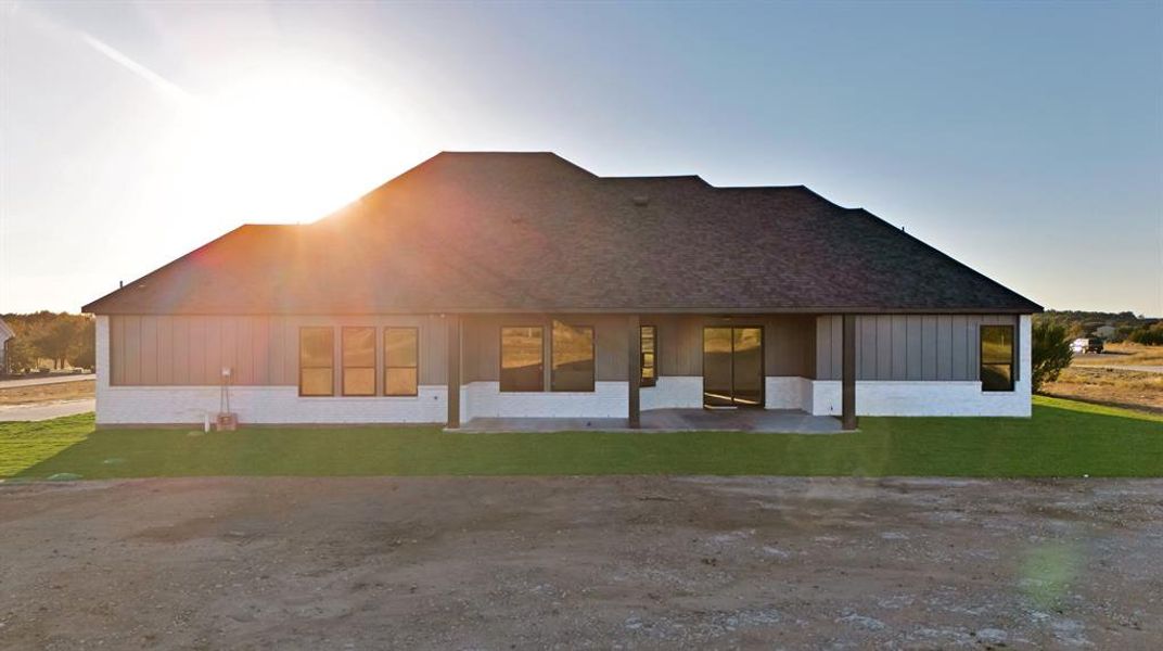 Exterior details and patio area of a home in , Weatherford (Image 3).