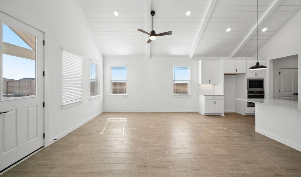 Impressive great room (*Photo not of actual home and used for illustration purposes only.)