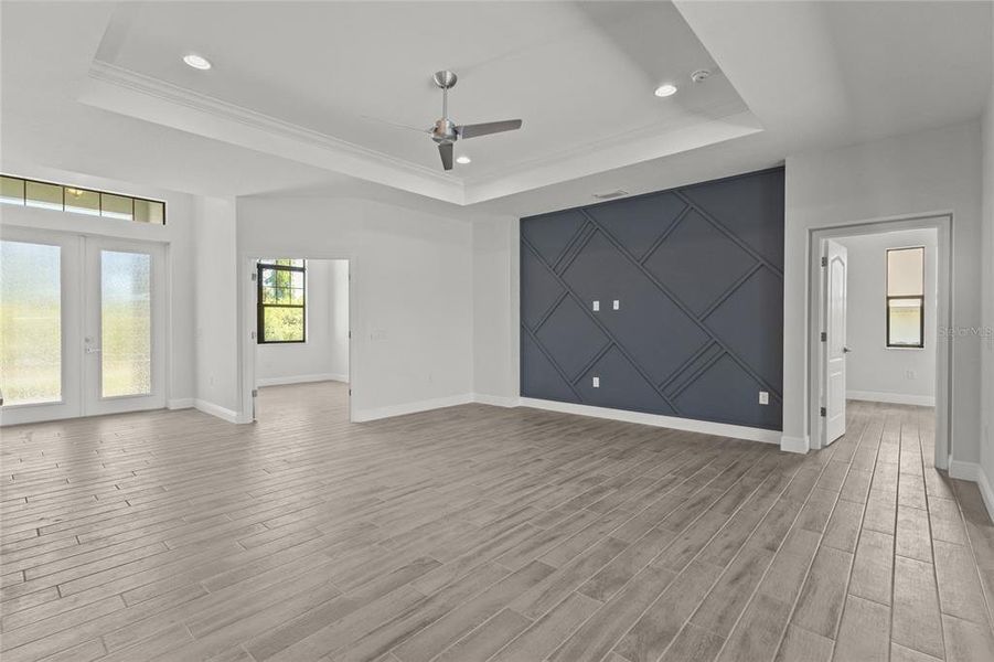 Spacious, unfurnished interior of a new home in , Port Charlotte (Image 14).