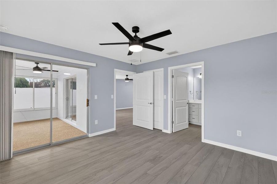 Spacious, unfurnished interior of a new home in , The Villages (Image 15).