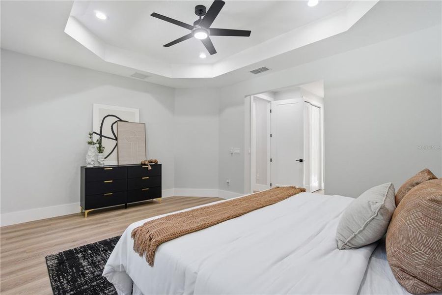 Furnished interior view inside a new home in , Belle Isle (Image 43).