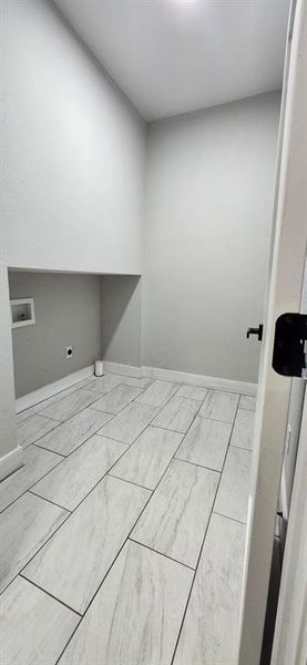 Spacious, unfurnished interior of a new home in , Brownwood (Image 8).